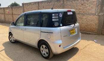 
										TOYOTA SIENTA full									