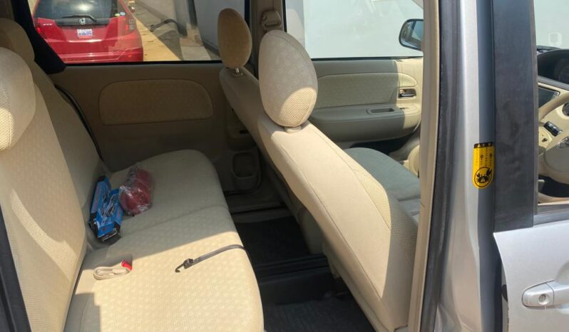 
								TOYOTA SIENTA full									