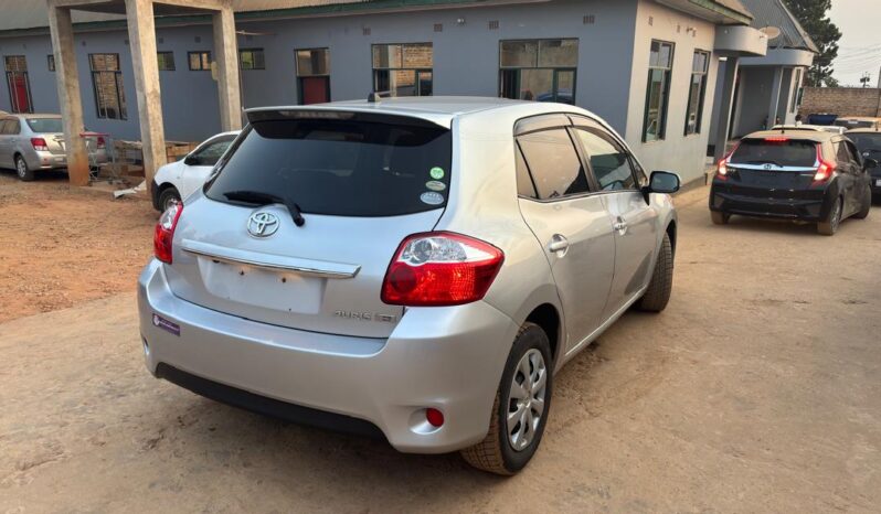 
								TOYOTA AURIS full									