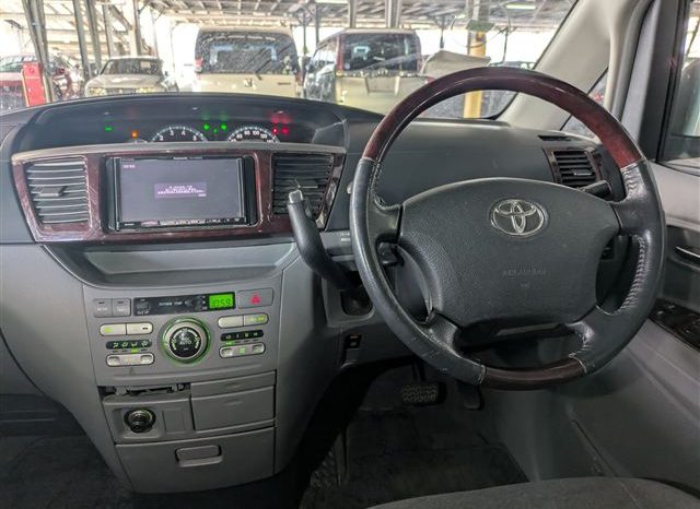 
								TOYOTA NOAH full									