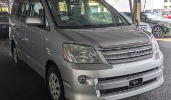 
										TOYOTA NOAH full									