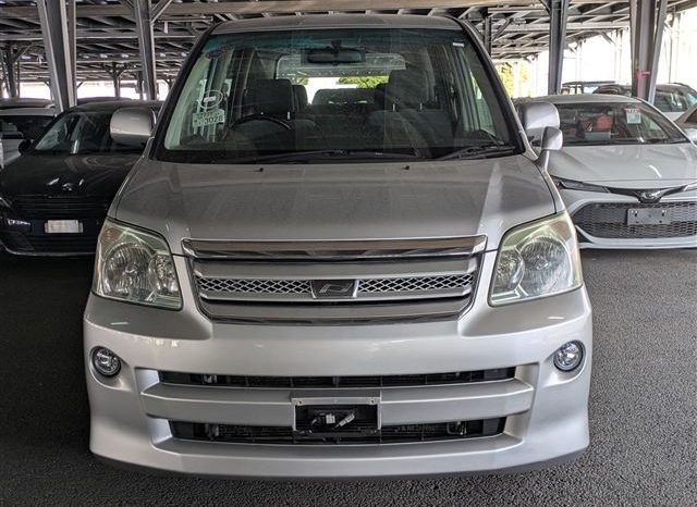 
								TOYOTA NOAH full									